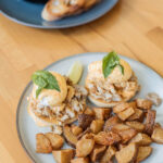 Thai panang benedict