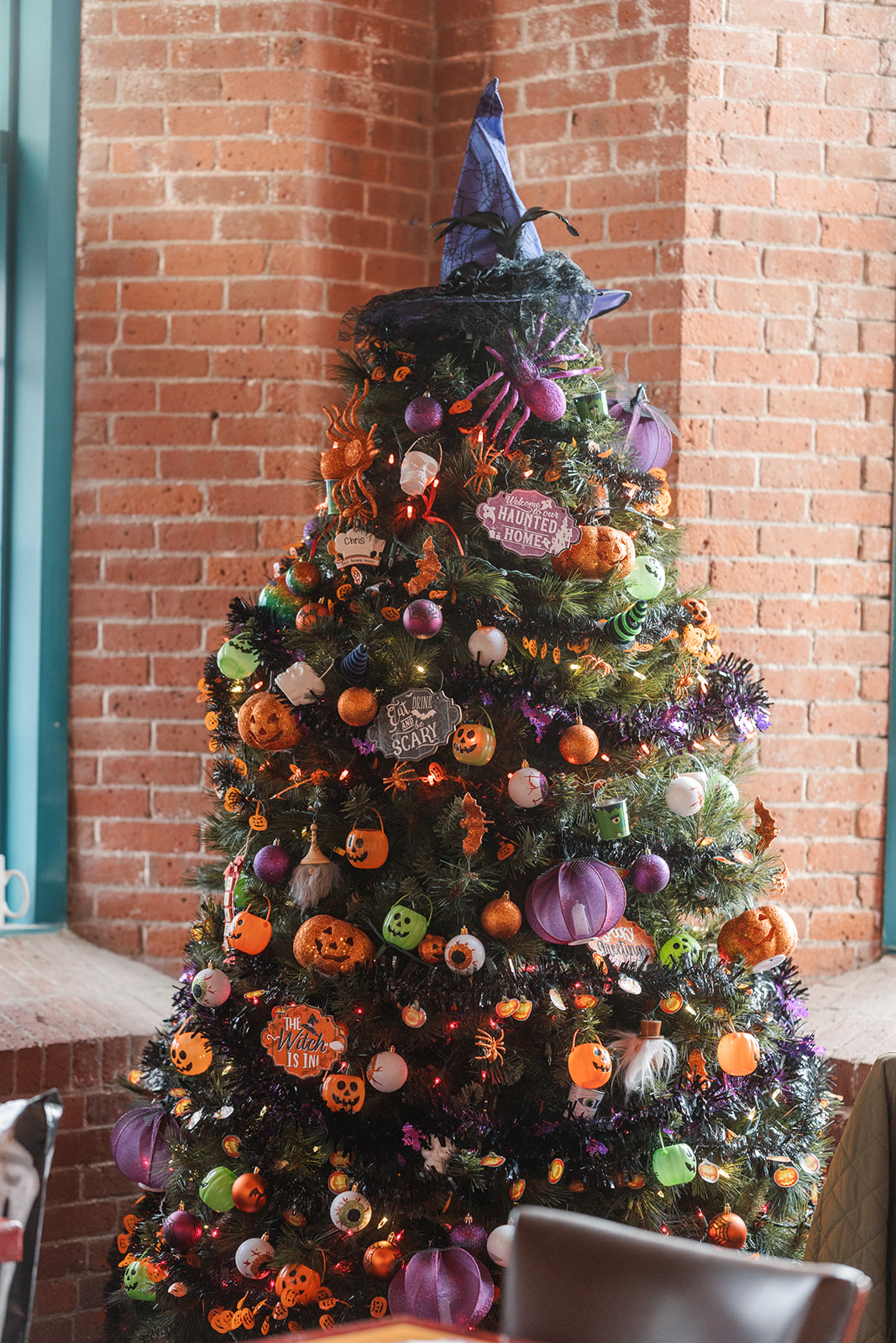 Duke's Bakery Fall River Decorated Christmas Tree